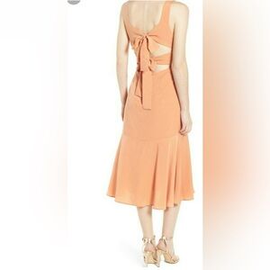 4SI3NNA Peach Backless Dress